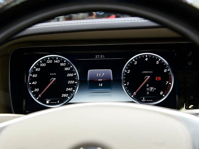 奔驰(进口) 奔驰s级 2015款 s 400 l 4matic 中控方向盘 已经是最后一