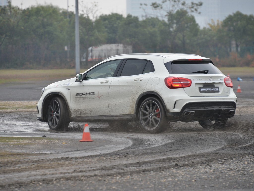 ÷˹-AMG GLA AMG 2015 AMG GLA 45 4MATIC