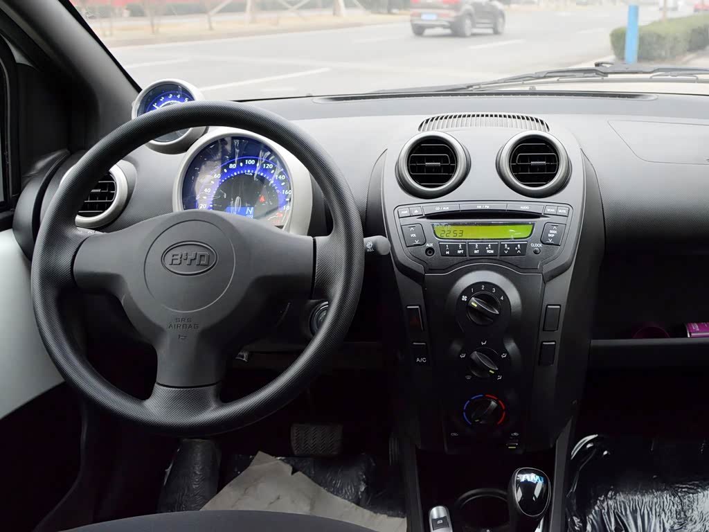 比亚迪 比亚迪f0 2015款 1.0l amt 悦酷型