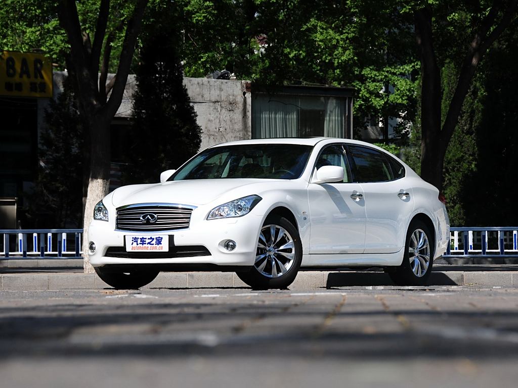 英菲尼迪(進口) 英菲尼迪q70 2013款 q70l 2.5l 舒適版