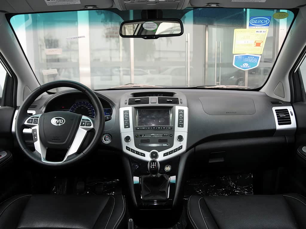 比亚迪 比亚迪s6 2014款 2.0l 手动尊贵型 5座