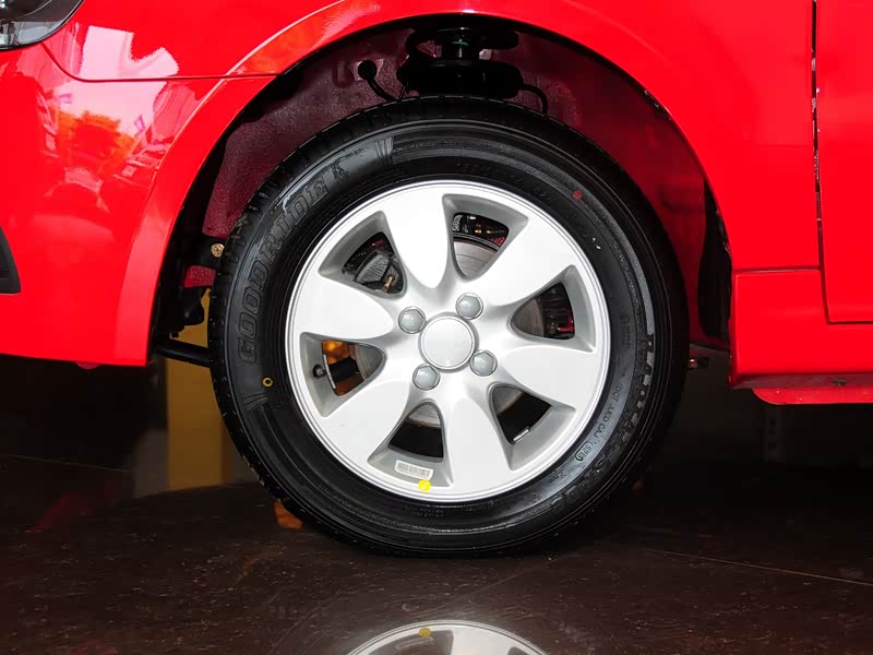 吉利汽车 吉利sc3 2014款 1.3l 尊贵型