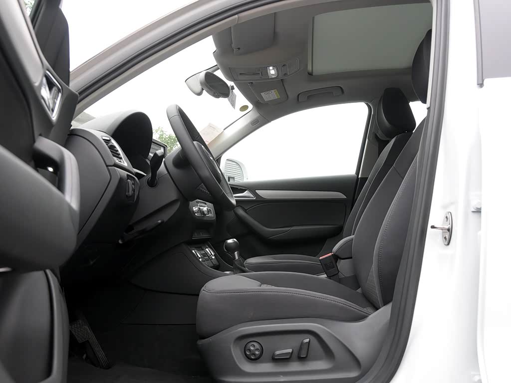 一汽-大众奥迪 奥迪q3 2015款 30 tfsi 进取型