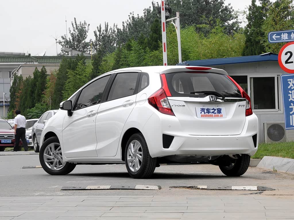 广汽本田 飞度 2014款 1.5l ex cvt精英型