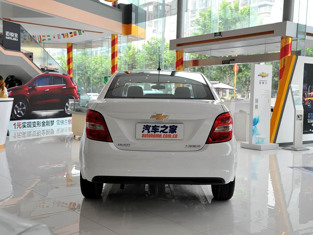 上汽通用雪佛兰 爱唯欧 2014款 三厢 1.4sl mt 舒适版