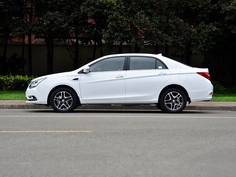 比亚迪 比亚迪g5 2014款 1.5tid 自动旗舰型