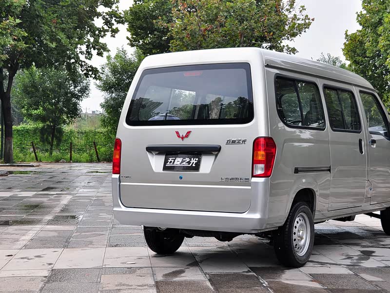 上汽通用五菱 五菱之光 2014款 1.2l 加长版ld6