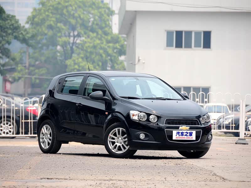 两厢车销量排行_女士两厢车自动档排行(2)