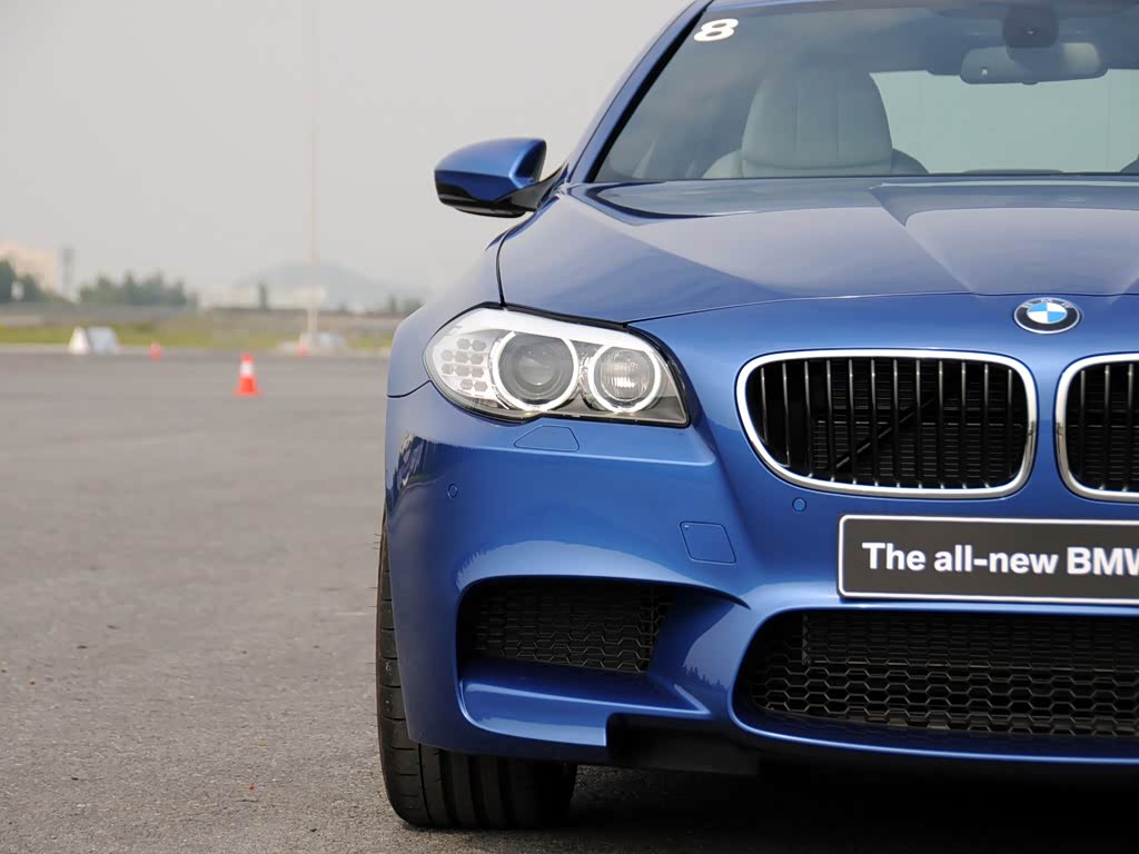 宝马m 宝马m5 2012款 m5 蒙特卡罗蓝 其它细节