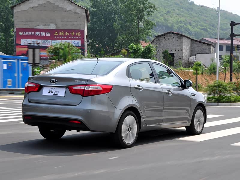 东风悦达起亚 起亚k2 2017款 三厢 1.