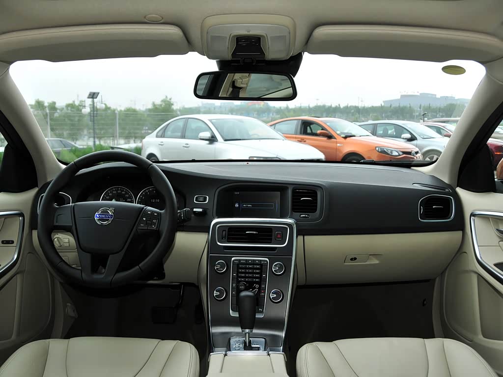 沃尔沃(进口) 沃尔沃s60 2012款 1.6t drive 舒适版