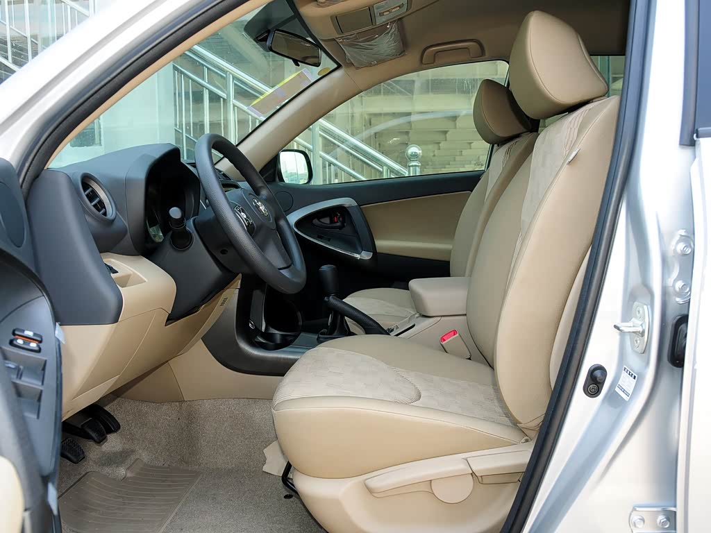 一汽丰田 rav4荣放 2011款 2.0l 手动经典版