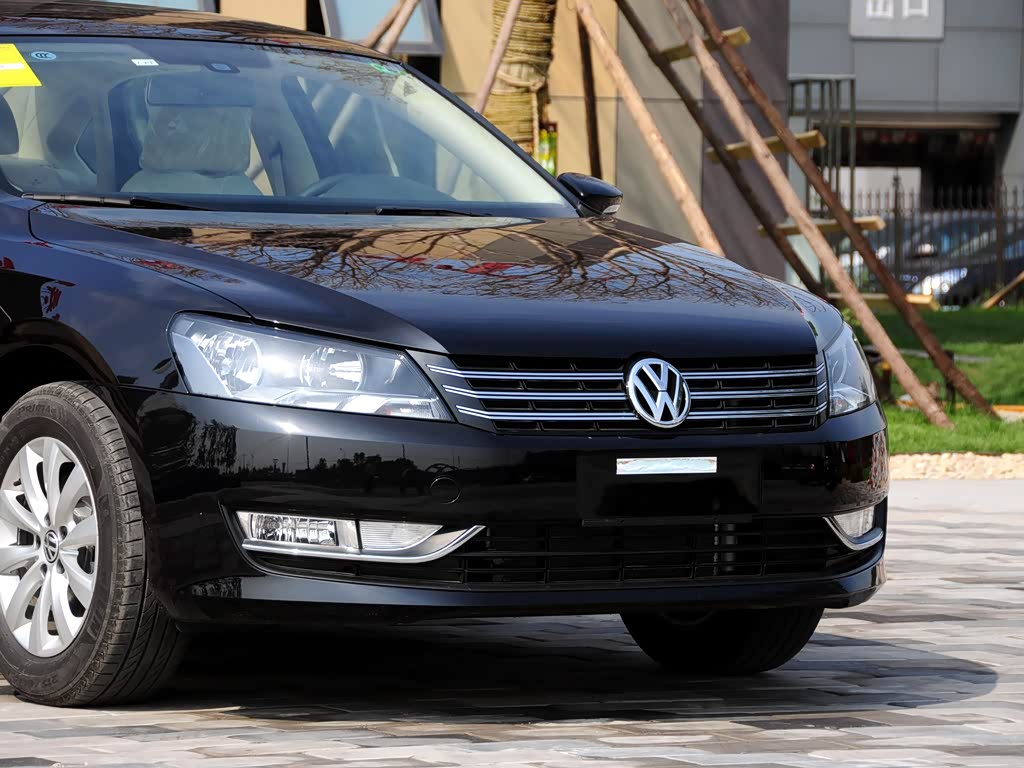 上汽大众 帕萨特 2011款 1.4tsi 手动尊荣版