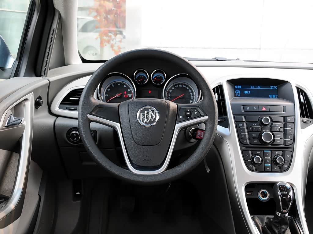 上汽通用别克 英朗 2012款 xt 1.