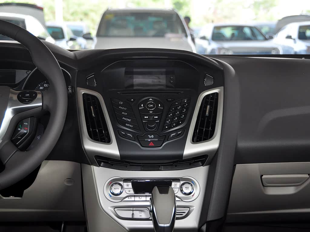 长安福特 福克斯 2012款 两厢 1.6l 自动风尚型