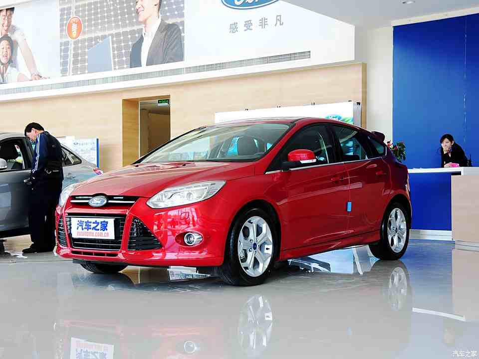 长安福特 福克斯 2012款 两厢 2.0l at豪华运动型