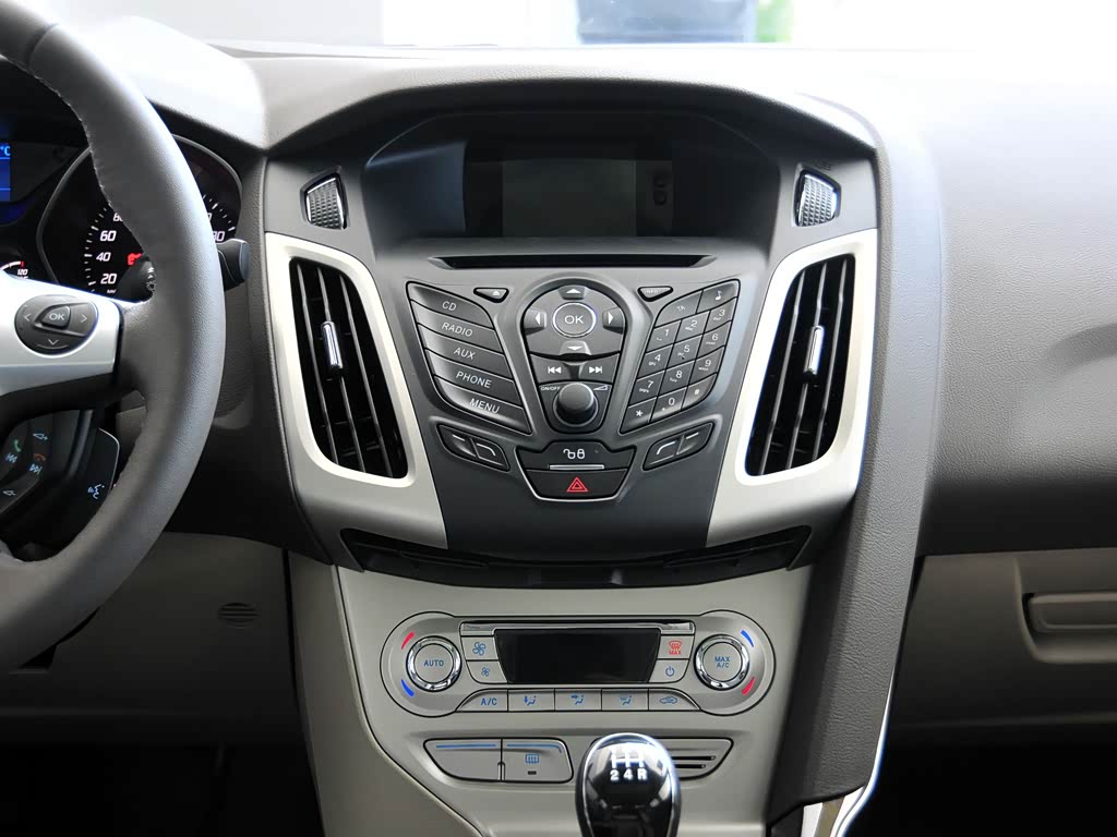 长安福特 福克斯 2012款 三厢 1.6l 手动风尚型