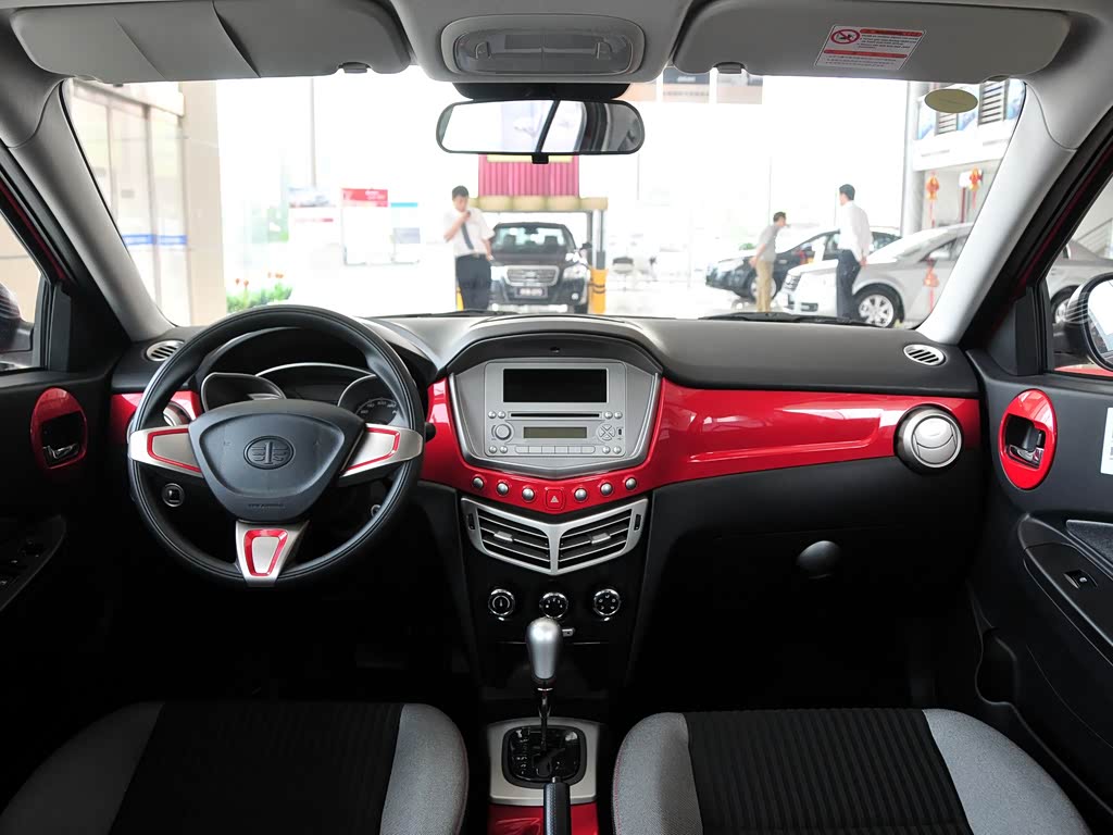 一汽欧朗 欧朗 2012款 三厢 1.5l 自动舒适型