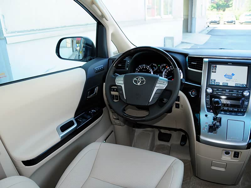 丰田(进口) 埃尔法 2012款 2.4l 豪华版