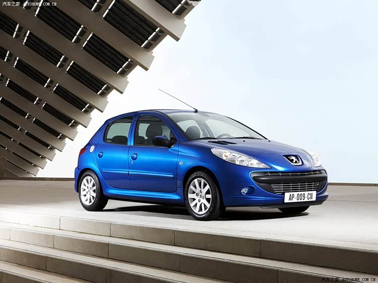 浪漫元素飙升经典法系小狮子归来纯电标致208尽显简约之风