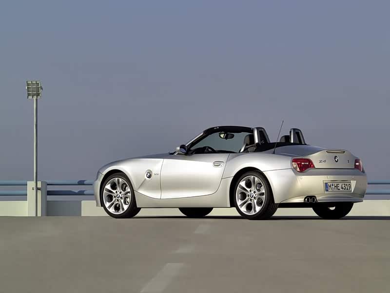 宝马跑车敞篷2022款 800x0_q87_autohomecar__y_547597120045.jpg