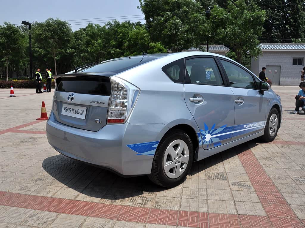 一汽丰田 普锐斯 2012款 1.8l 豪华先进版