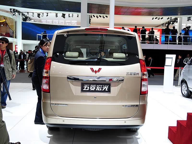 上汽通用五菱 五菱宏光 2010款 1.4l豪华型