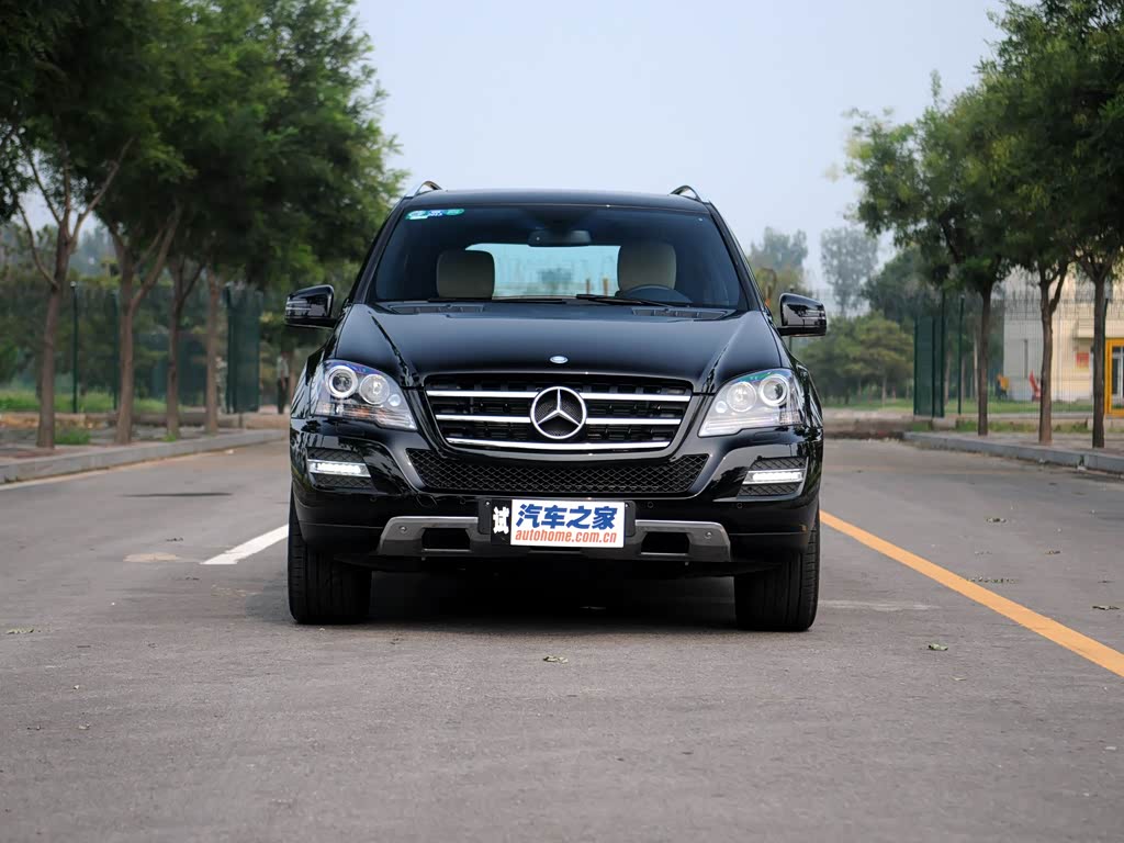 奔驰m级 2010款 ml 350 4matic豪华型特别版 黑色 车身外观 已经是