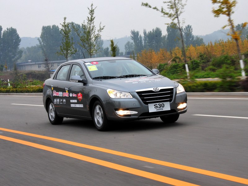 东风乘用车 东风风神s30 2011款 16l 手动尊贵型