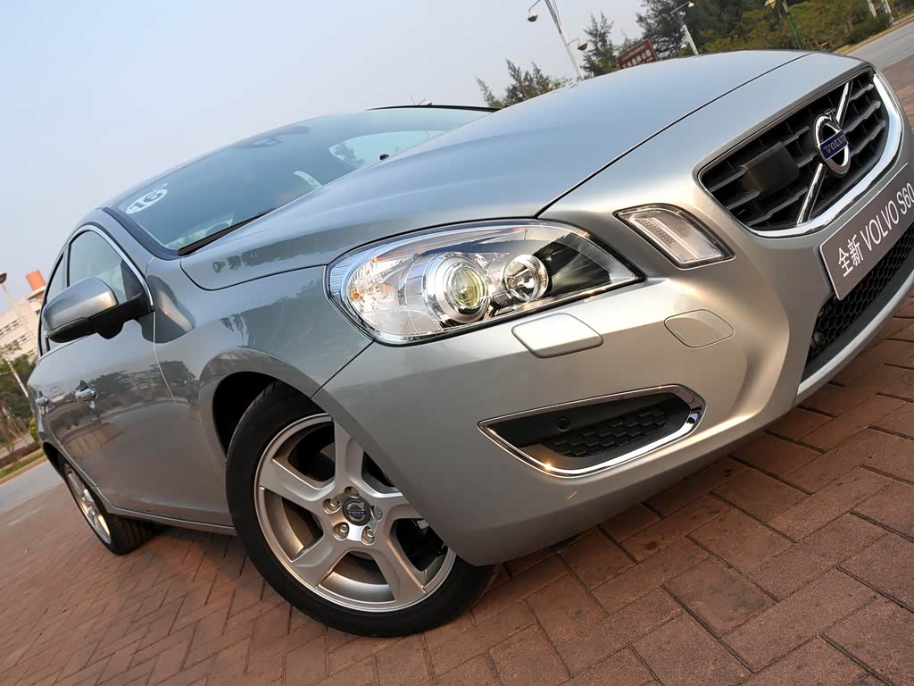 沃尔沃(进口) 沃尔沃s60 2011款 2.0t 智雅版