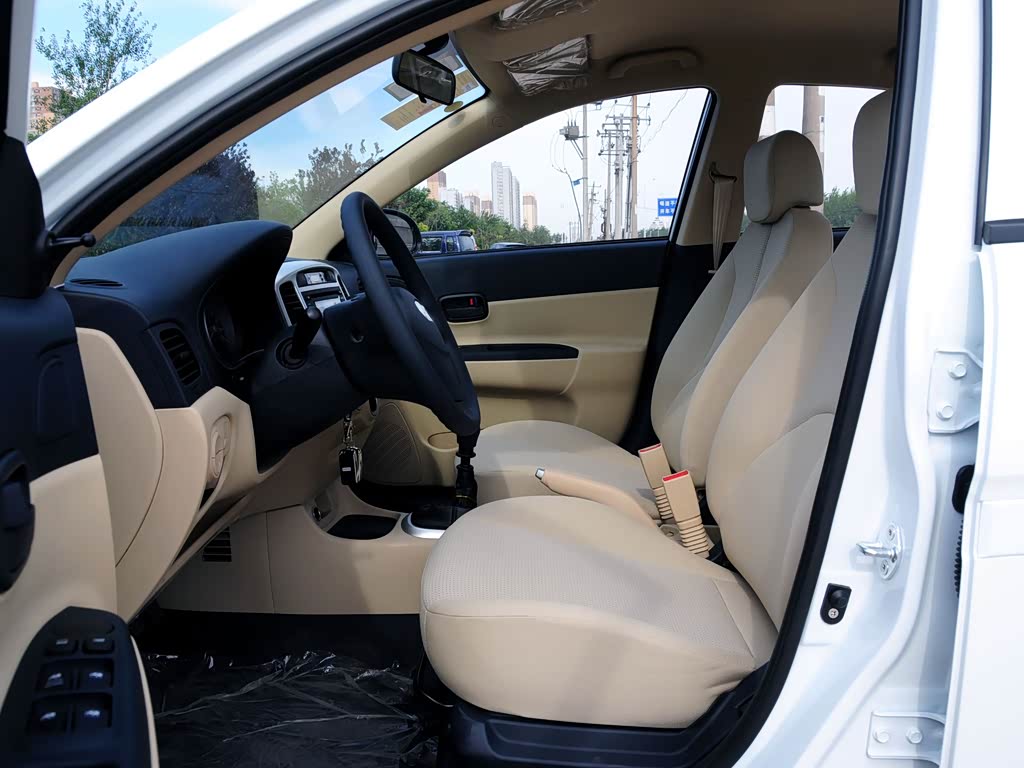 北京现代 雅绅特 2011款 1.4手动舒适型