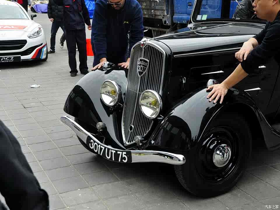 2013上海车展老爷车:30年代标致301