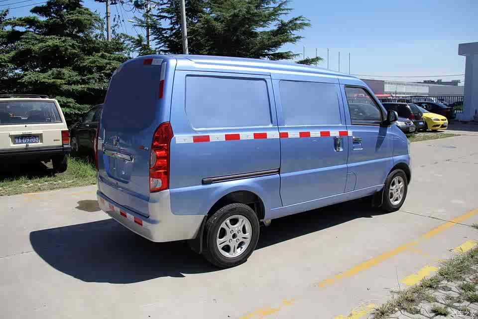 95-4.58万 北汽威旺306厢货上市_汽车之家