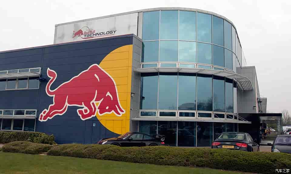 红牛f1车队60座冠军奖杯被盗